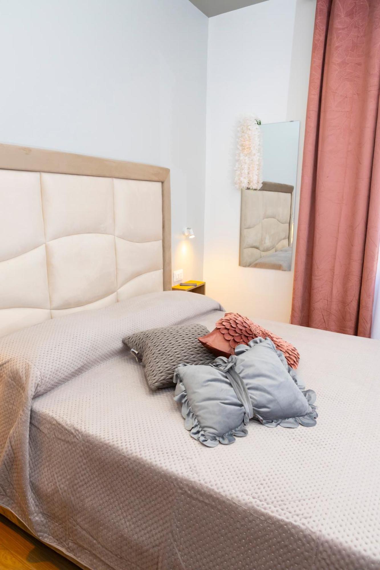 Alleria Rooms Наполи Екстериор снимка