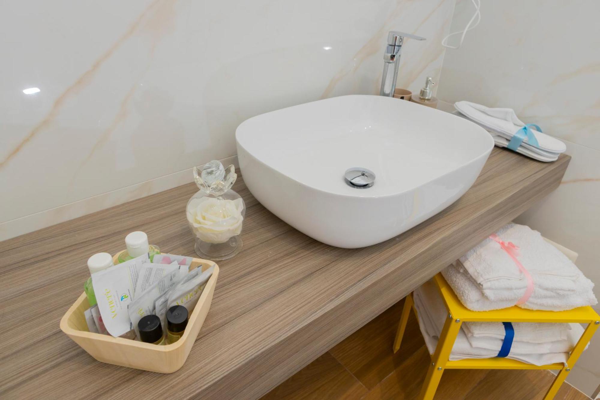 Alleria Rooms Наполи Екстериор снимка