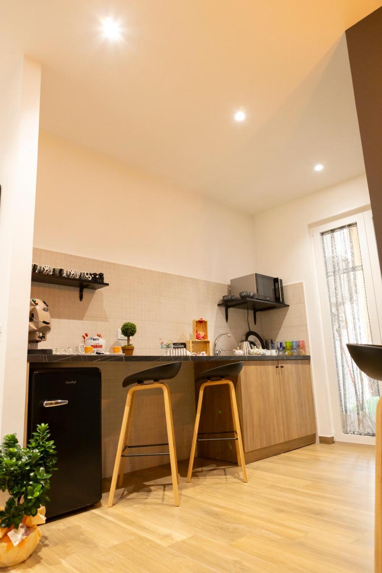Alleria Rooms Наполи Екстериор снимка