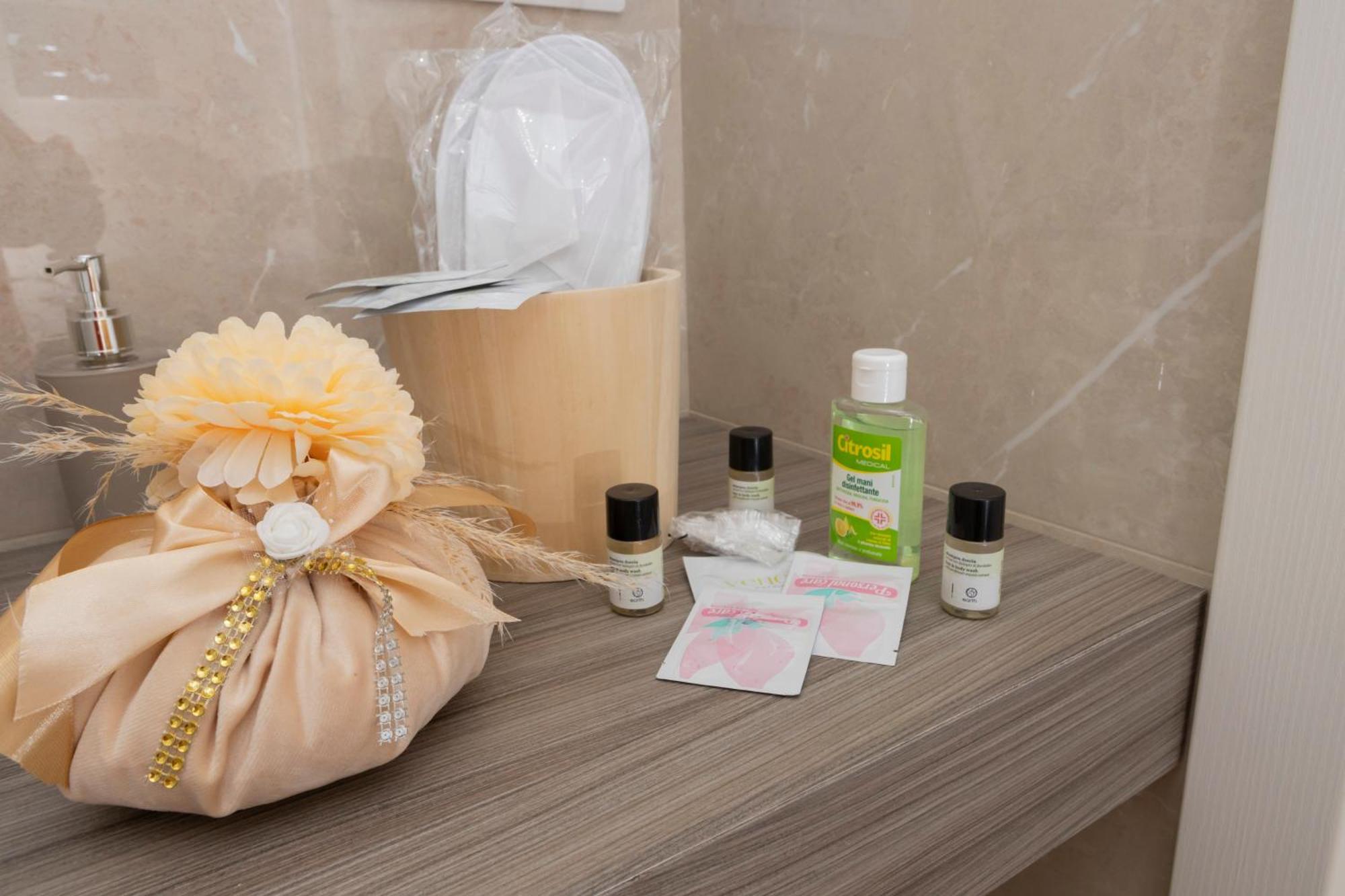 Alleria Rooms Наполи Екстериор снимка