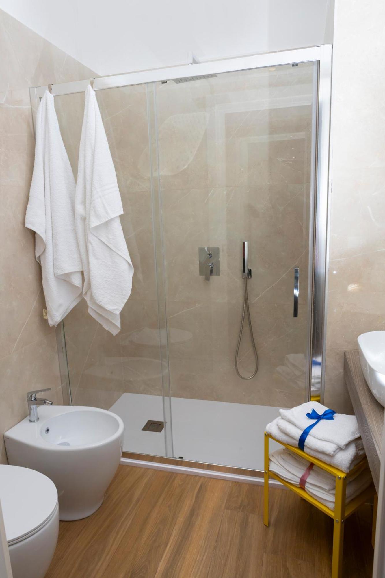 Alleria Rooms Наполи Екстериор снимка