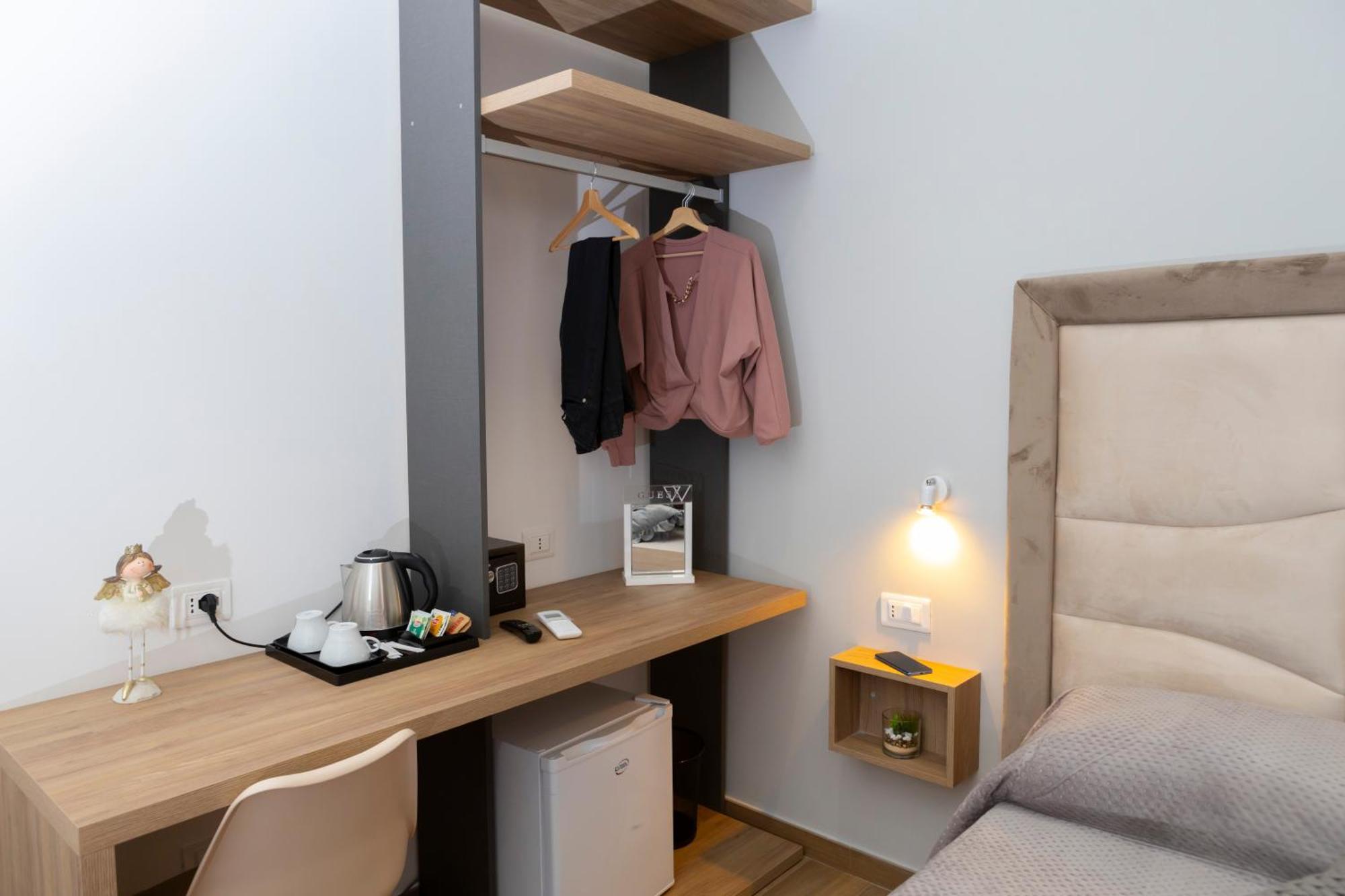 Alleria Rooms Наполи Екстериор снимка