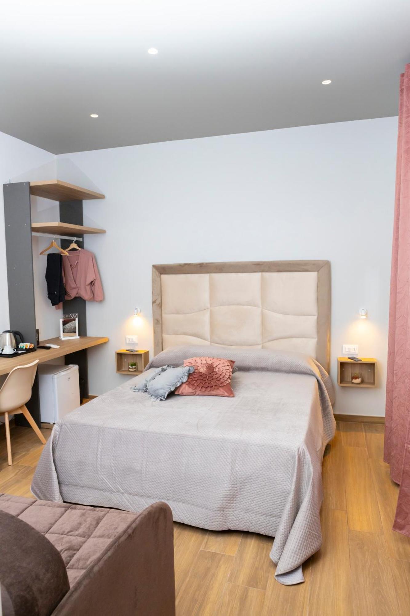 Alleria Rooms Наполи Екстериор снимка