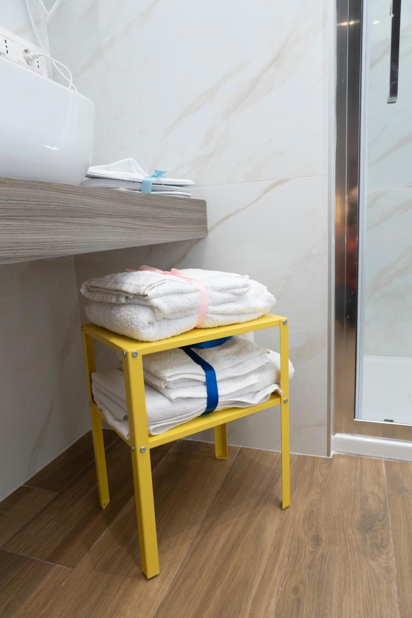 Alleria Rooms Наполи Екстериор снимка