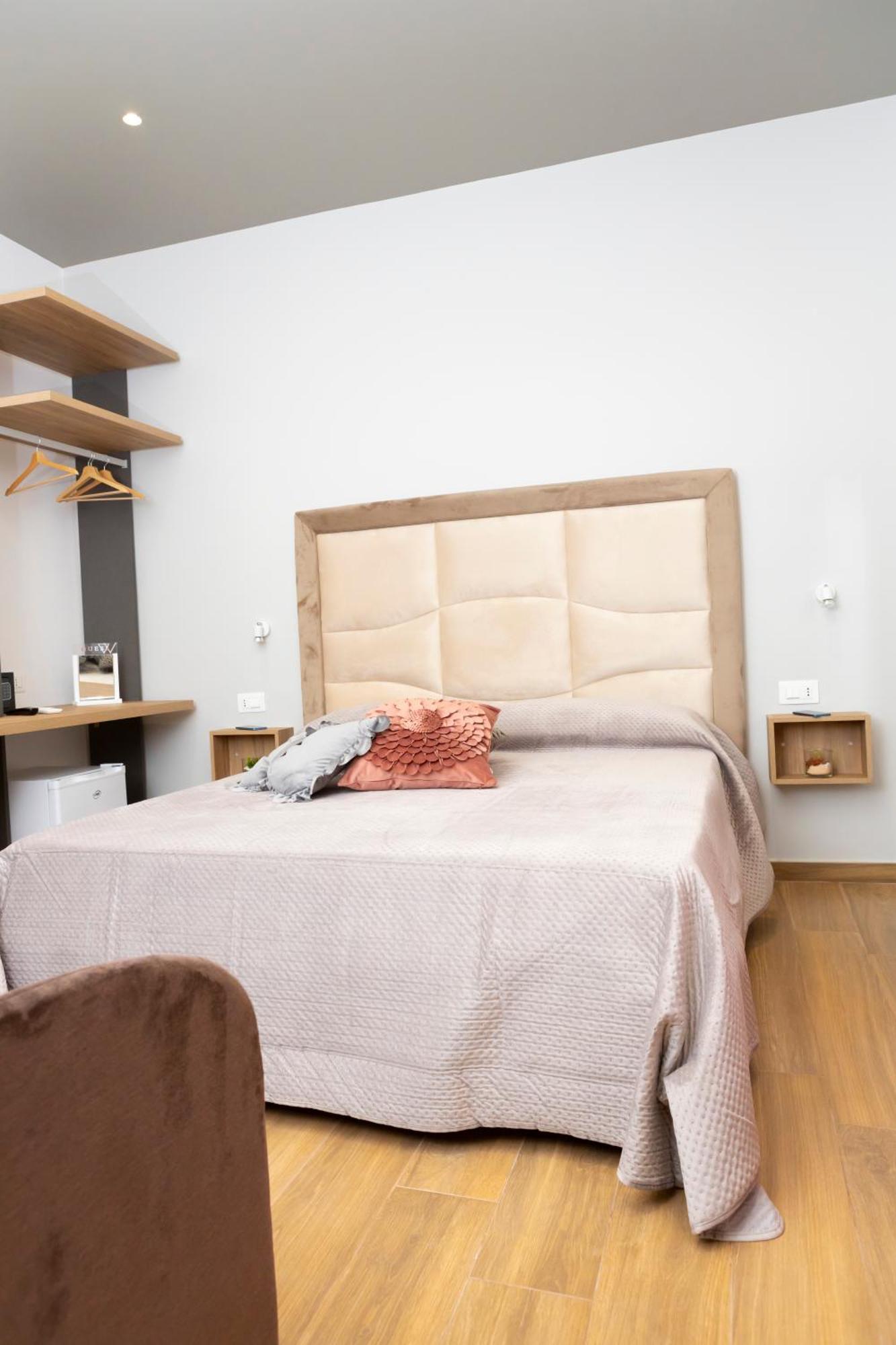 Alleria Rooms Наполи Екстериор снимка